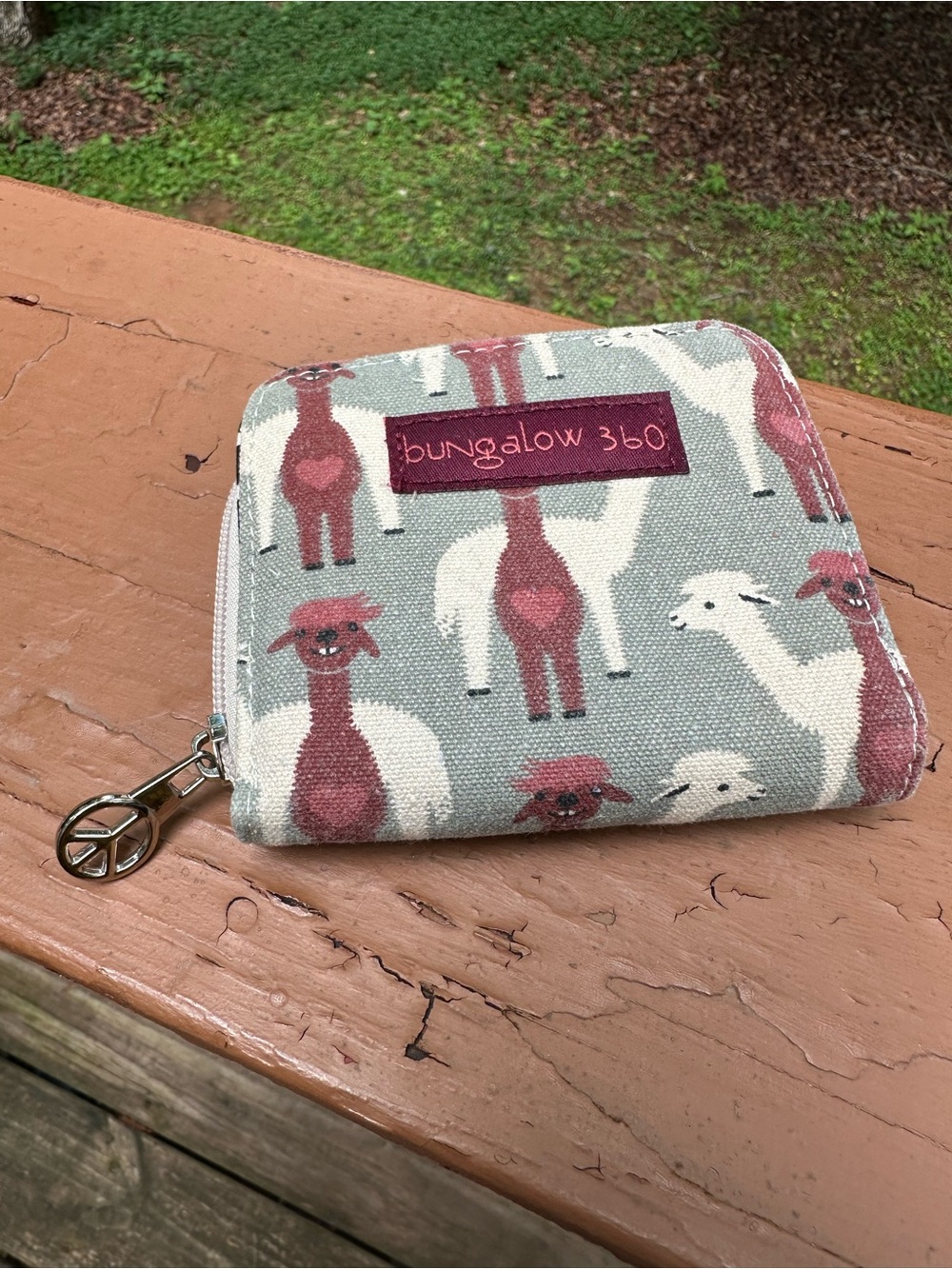Bungalow 360 grey canvas llama wallet